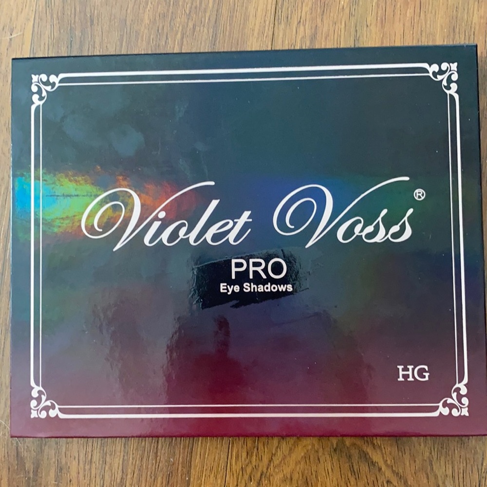 Violet Voss Pro Eye Shadows- Holy Grail Palette